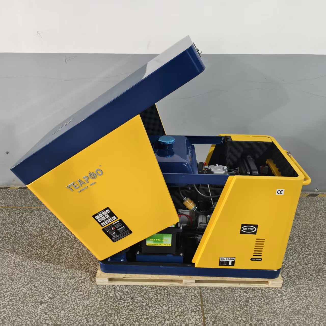 7.5 kW Flip-top Single Phase Silent Diesel Generator